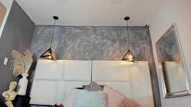 Sofia Clauss  online show from 17, 7, 2026