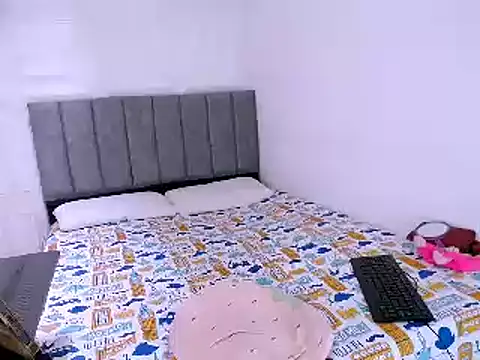 Snapshot of nataly_red chatting on 4, 2, 2025 nataly red online show from 4, 2, 2025