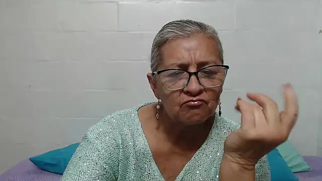 candy mature  online show from 30, 9, 2025