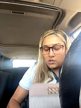 DarianaGuzz online show from 21, 10, 2025