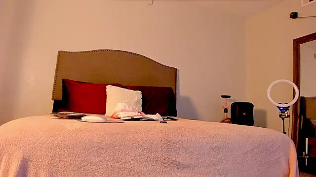 yiauana online show from 3, 11, 2025