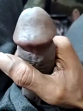 Snapshot of BadBoySmoker7070 chatting on 16, 11, 2025 BadBoySmoker7070 online show from 16, 11, 2025