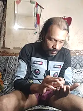 Snapshot of BadBoySmoker7070 chatting on 30, 11, 2025 BadBoySmoker7070 online show from 30, 11, 2025