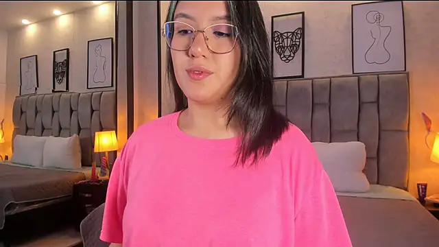 Snapshot of sweet--emily chatting on 12, 12, 2024 sweet--emily online show from 12, 12, 2024