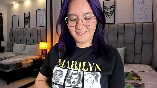 Snapshot of sweet--emily chatting on 31, 12, 2024 sweet--emily online show from 31, 12, 2024