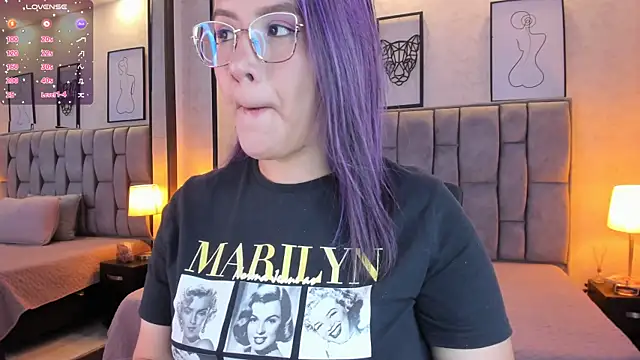 Snapshot of sweet--emily chatting on 21, 1, 2025 sweet--emily online show from 21, 1, 2025