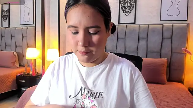 Snapshot of sweet--emily chatting on 23, 3, 2025 sweet--emily online show from 23, 3, 2025