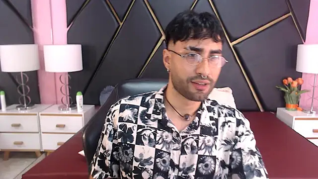 MilanZaire online show from 23, 9, 2025