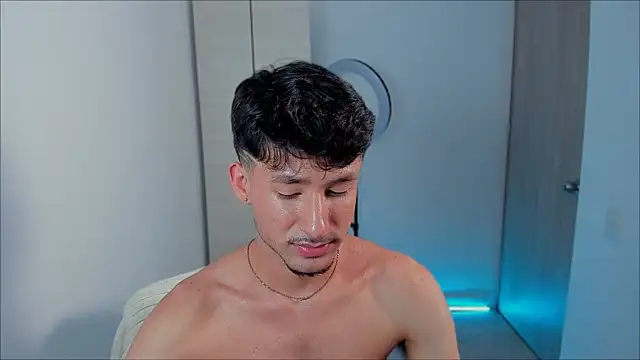 Snapshot of dimitri_targaryen chatting on 17, 12, 2024 dimitri targaryen online show from 17, 12, 2024