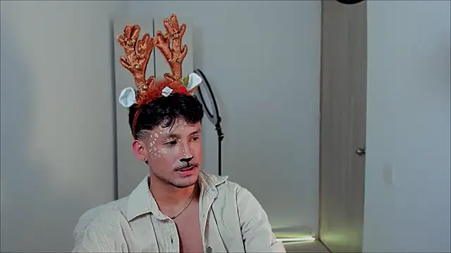 Snapshot of dimitri_targaryen chatting on 19, 12, 2024 dimitri targaryen online show from 19, 12, 2024