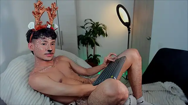 Snapshot of dimitri_targaryen chatting on 23, 12, 2024 dimitri targaryen online show from 23, 12, 2024