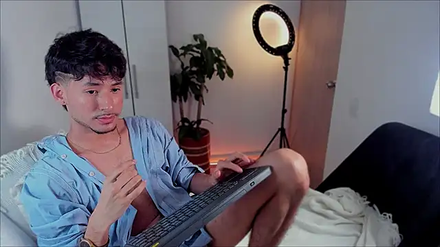 Snapshot of dimitri_targaryen chatting on 8, 1, 2025 dimitri targaryen online show from 8, 1, 2025