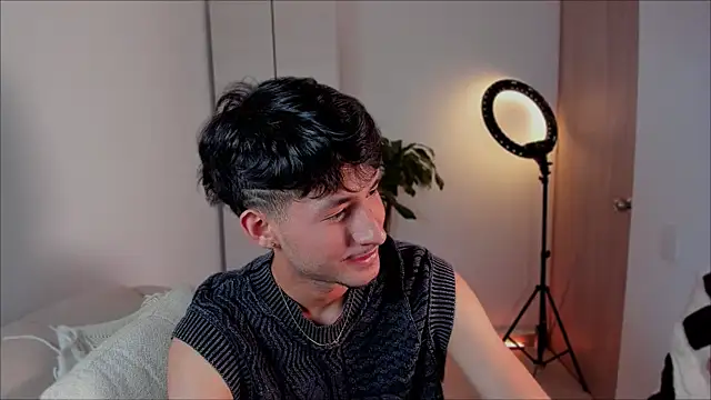 Snapshot of dimitri_targaryen chatting on 10, 1, 2025 dimitri targaryen online show from 10, 1, 2025