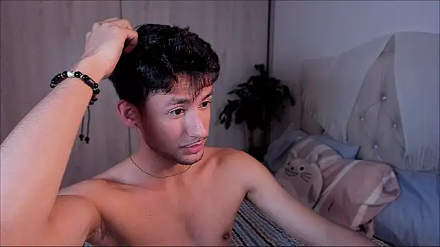 Snapshot of dimitri_targaryen chatting on 15, 9, 2025 dimitri targaryen online show from 15, 9, 2025