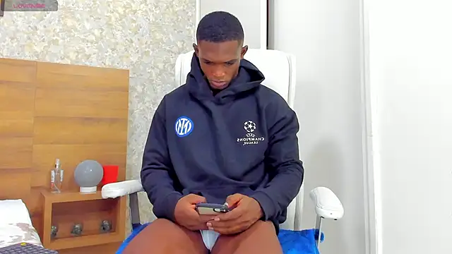 nicolaskan online show from 10, 12, 2024