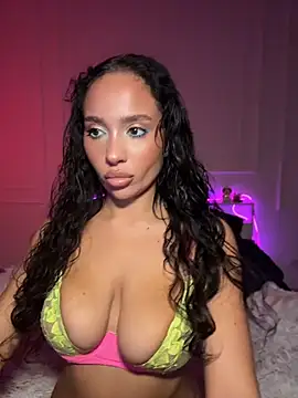 Snapshot of CardiSweetBaby chatting on 8, 7, 2026 CardiSweetBaby online show from 8, 7, 2026