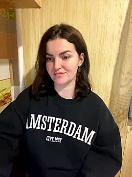 Karolina llove online show from 2, 12, 2024