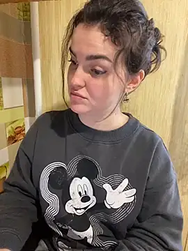 Karolina llove online show from 6, 12, 2024