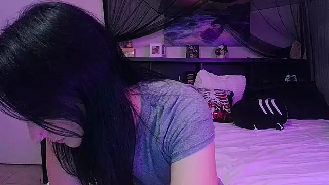 CrystalLakeXO online show from 9, 5, 2026