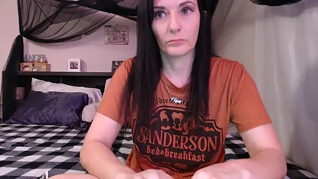 Snapshot of CrystalLakeXO chatting on 12, 7, 2026 CrystalLakeXO online show from 12, 7, 2026