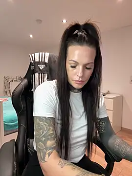 AileenInkOfficial online show from 9, 1, 2025