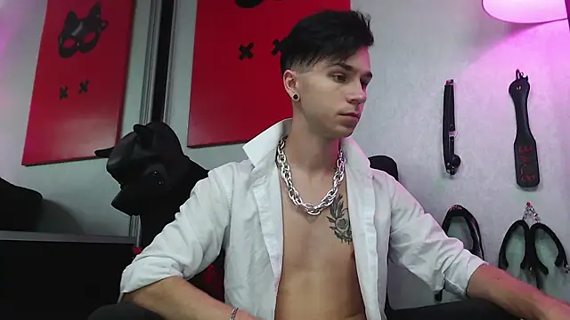 Joseph  Quinn online show from 18, 3, 2025