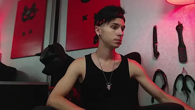 Joseph  Quinn online show from 20, 3, 2025