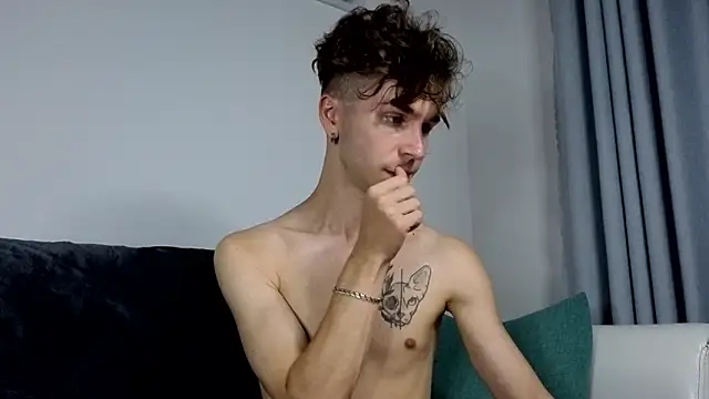 Joseph  Quinn online show from 4, 2, 2026