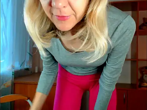 Snapshot of Tanya6547 chatting on 27, 10, 2025 Tanya6547 online show from 27, 10, 2025