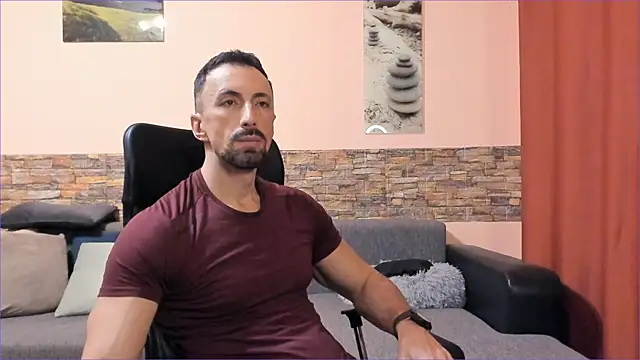 HotHunkTrainer online show from 25, 10, 2025