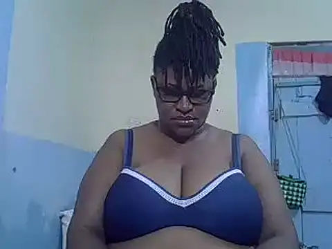 Snapshot of sexy_bigboobss chatting on 28, 9, 2025 sexy bigboobss online show from 28, 9, 2025