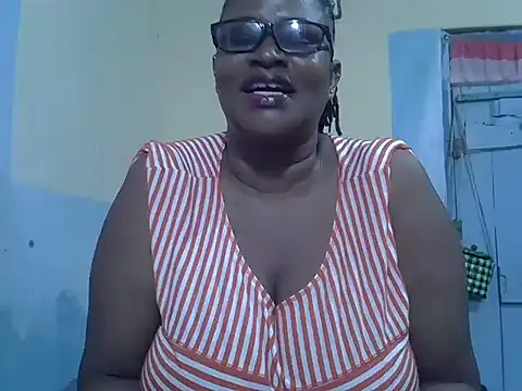 Snapshot of sexy_bigboobss chatting on 8, 10, 2025 sexy bigboobss online show from 8, 10, 2025