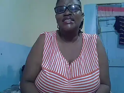 Snapshot of sexy_bigboobss chatting on 9, 10, 2025 sexy bigboobss online show from 9, 10, 2025