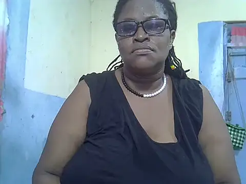 Snapshot of sexy_bigboobss chatting on 28, 10, 2025 sexy bigboobss online show from 28, 10, 2025