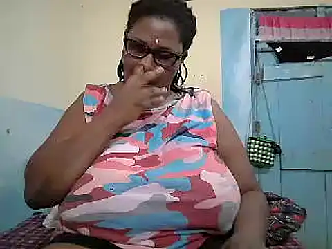 Snapshot of sexy_bigboobss chatting on 28, 11, 2025 sexy bigboobss online show from 28, 11, 2025