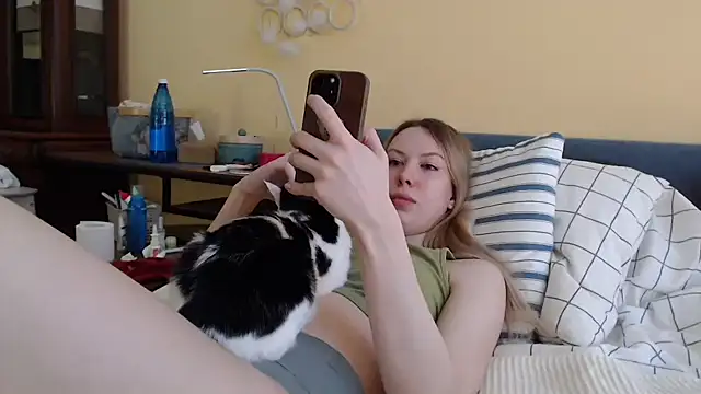 Scarlettford online show from 21, 2, 2025