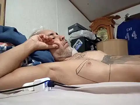 Snapshot of Xoc8_ chatting on 22, 10, 2025 Xoc8 online show from 22, 10, 2025