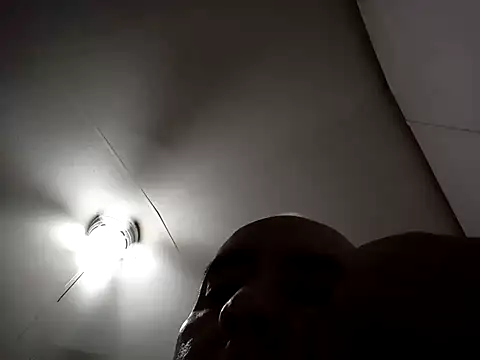 Snapshot of Xoc8_ chatting on 18, 11, 2025 Xoc8 online show from 18, 11, 2025