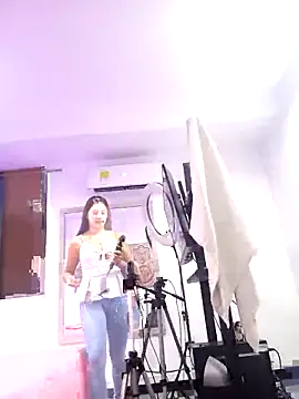 AnthonelaDuque online show from 25, 2, 2025