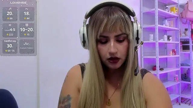 Snapshot of NaharaKamado_ chatting on 26, 9, 2025 NaharaKamado online show from 26, 9, 2025