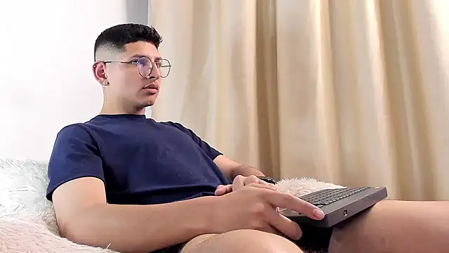 a lejandro 0 8 online show from 7, 2, 2025