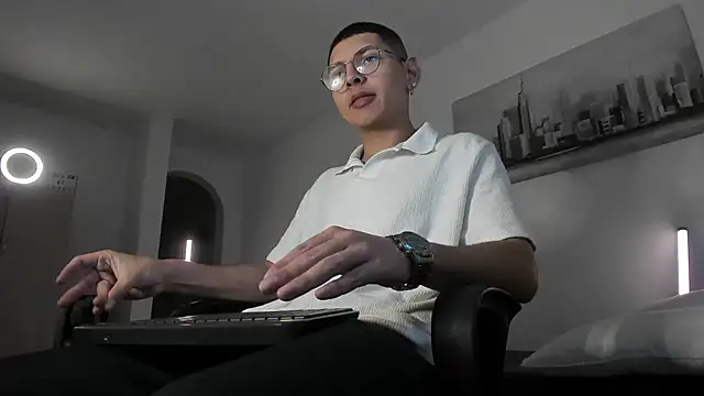 a lejandro 0 8 online show from 16, 3, 2025