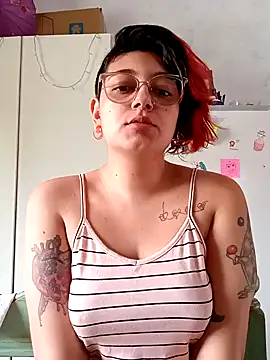 Snapshot of ConeNella chatting on 1, 1, 2025 ConeNella online show from 1, 1, 2025