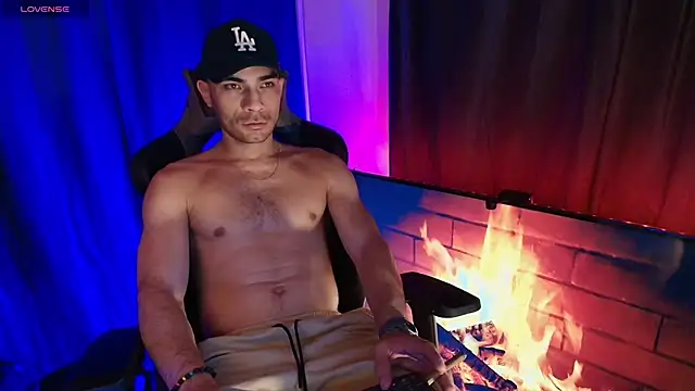 sexyboycolombi4 online show from 25, 3, 2026