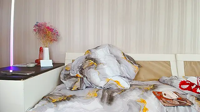 Snapshot of Meowroslava chatting on 10, 10, 2025 Meowroslava online show from 10, 10, 2025