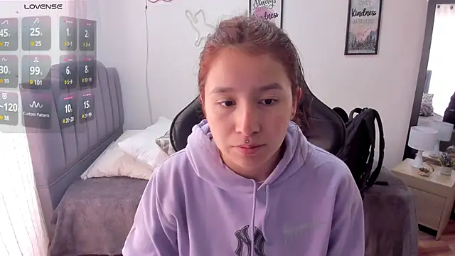 Snapshot of Amy_joones chatting on 4, 3, 2025 Amy joones online show from 4, 3, 2025