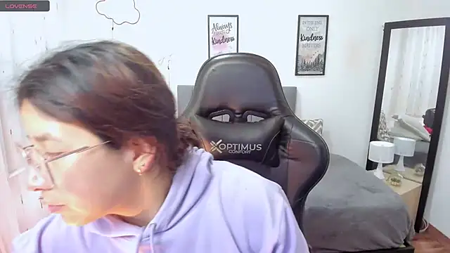 Snapshot of Amy_joones chatting on 18, 9, 2025 Amy joones online show from 18, 9, 2025