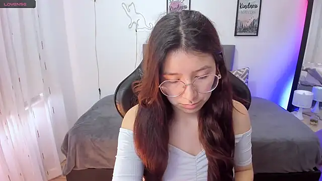 Snapshot of Amy_joones chatting on 9, 10, 2025 Amy joones online show from 9, 10, 2025