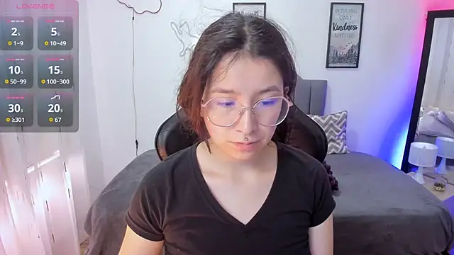 Snapshot of Amy_joones chatting on 10, 10, 2025 Amy joones online show from 10, 10, 2025