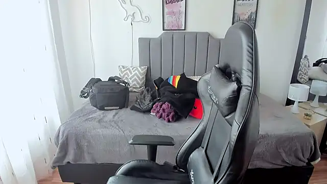 Snapshot of Amy_joones chatting on 21, 10, 2025 Amy joones online show from 21, 10, 2025